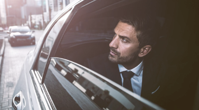 Why Corporate Limo Service Is a Smart Investment for Business Travel