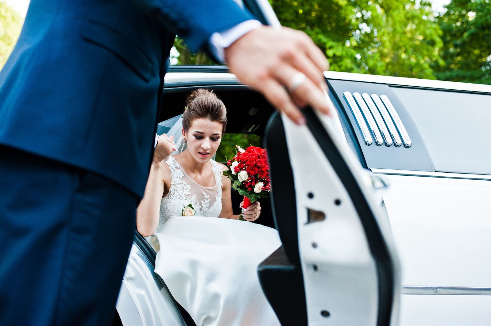 Why You Should Consider Limo Service for Weddings